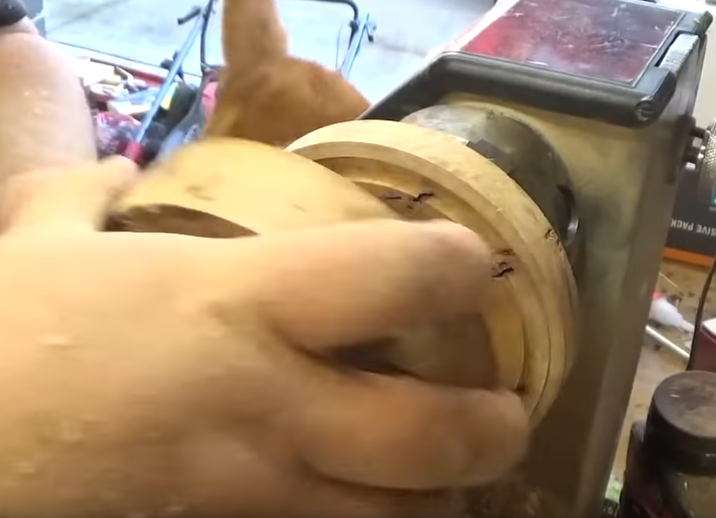 woodturning how to turn a round box taught by Guil